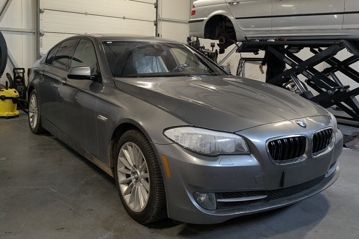 BMW ActiveHybrid 5 (F10) at the BavELab workshop