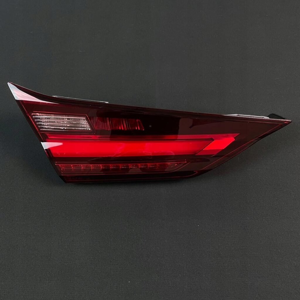 BMW 1 F40 Left LED tailgate rear light 7450651