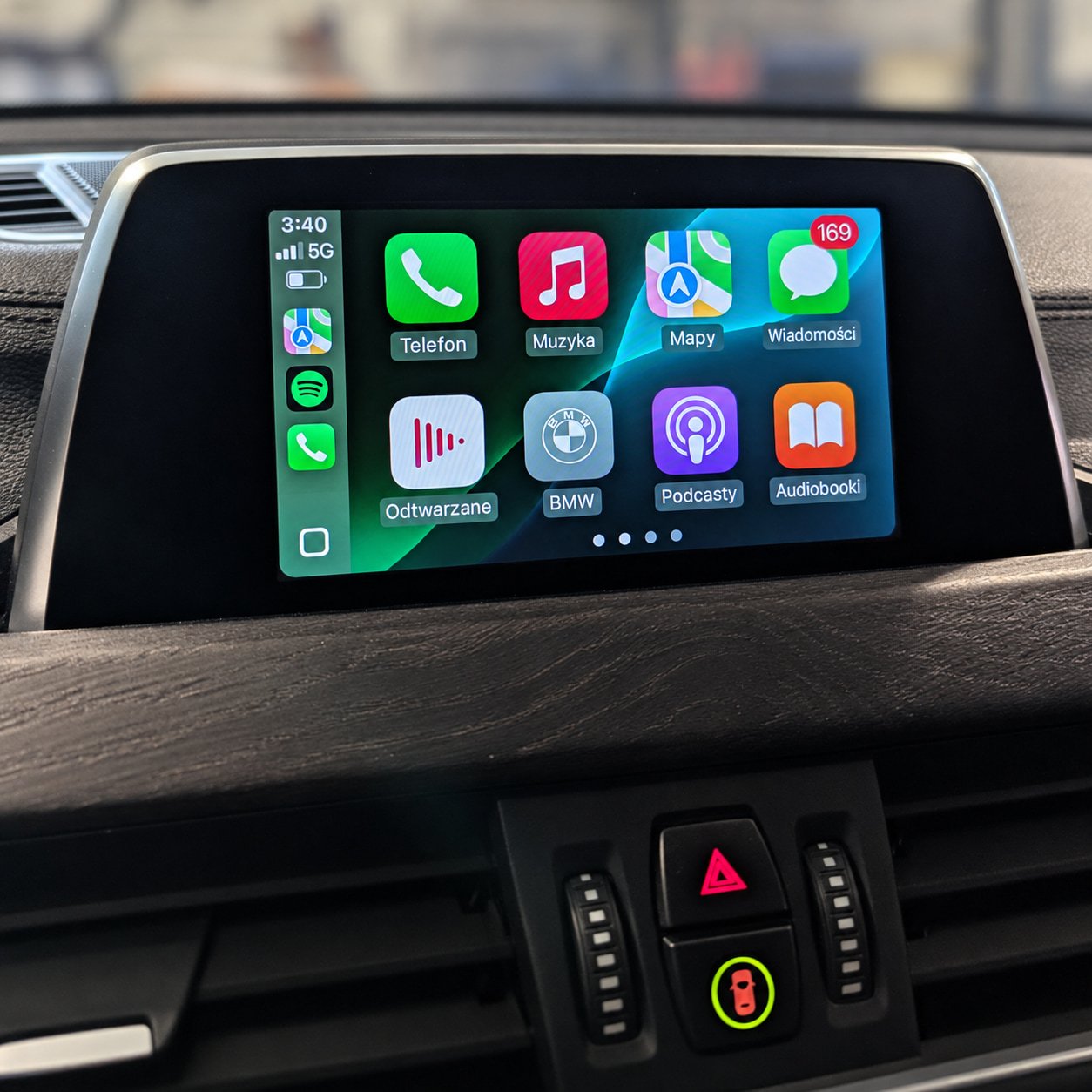 Apple CarPlay z polskim interfejsem na fabrycznym ekranie BMW