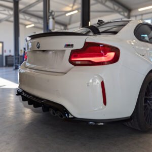 Tył białego BMW M2 F87